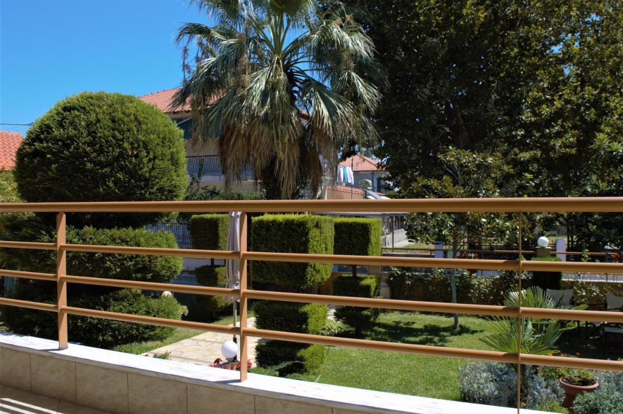Family Resort In Vrasná Extérieur photo