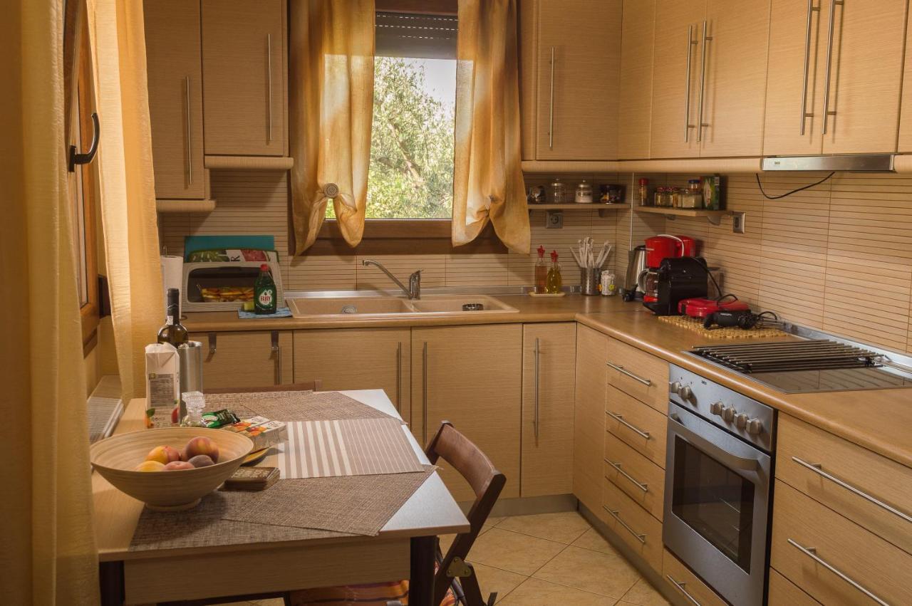 Family Resort In Vrasná Extérieur photo