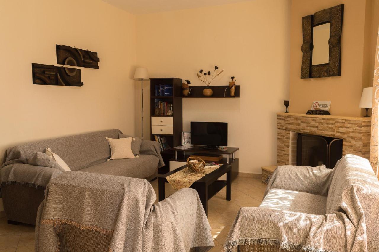 Family Resort In Vrasná Extérieur photo